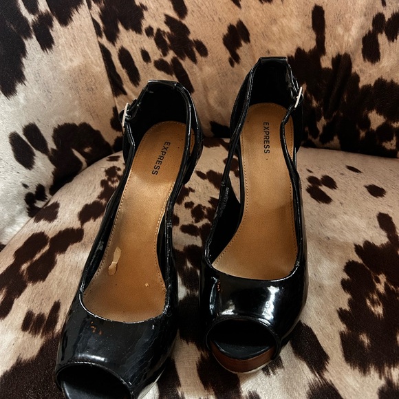 Women’s express platform heels - Picture 2 of 4